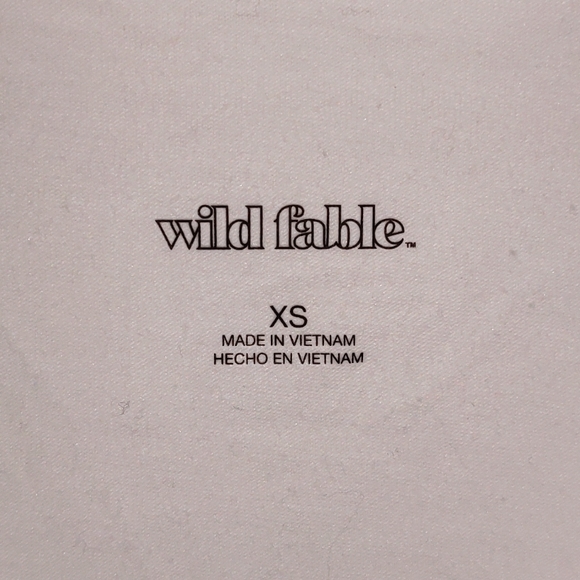 Wild Fable Size XS Cropped T-Shirt | Summer Party Coquette Basic Casual Spring - Picture 3 of 4